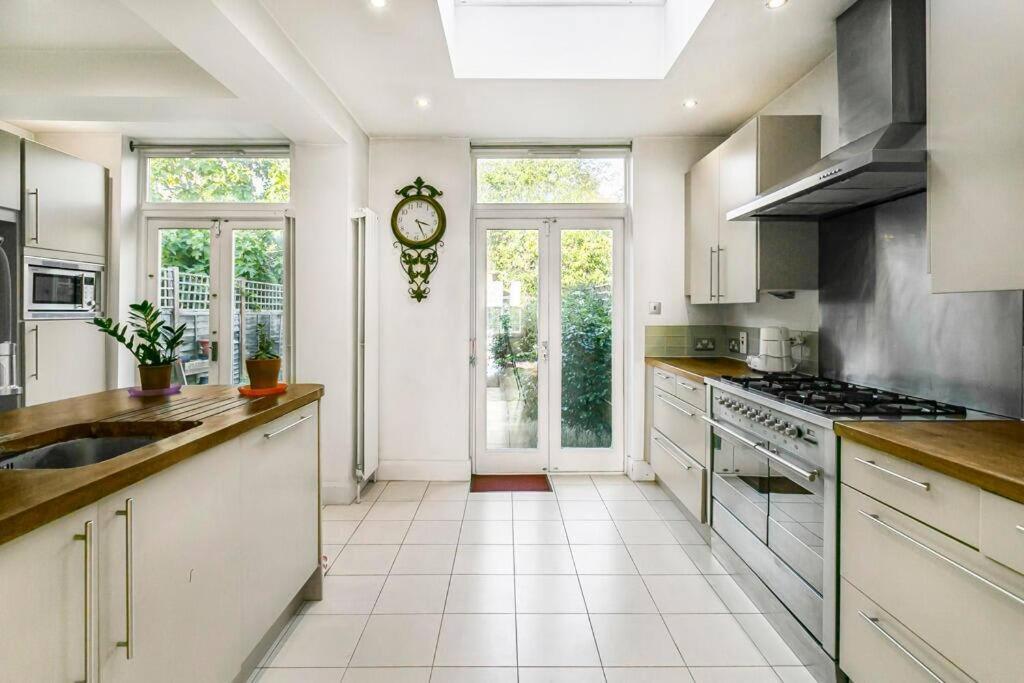 Villa 5-bed Family Retreat In Chiswick